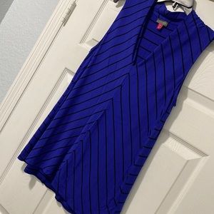 Sleeveless v-neck top